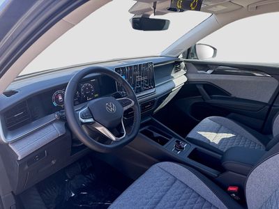 2026 Volkswagen Tiguan — photo 9 view