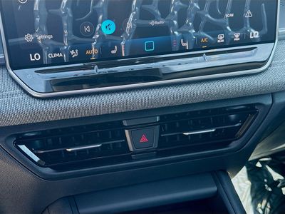 2026 Volkswagen Tiguan — photo 14 view
