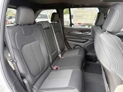 2026 Jeep Grand Cherokee — photo 23 view