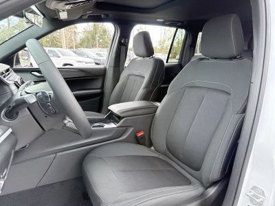 2026 Jeep Grand Cherokee — photo 11 view
