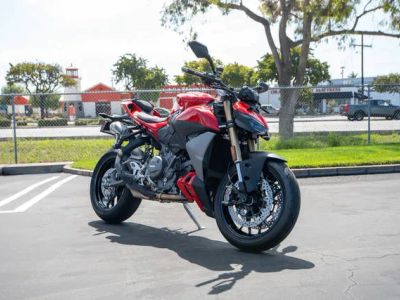 2026 Ducati Streetfighter V2 — front three-quarter view