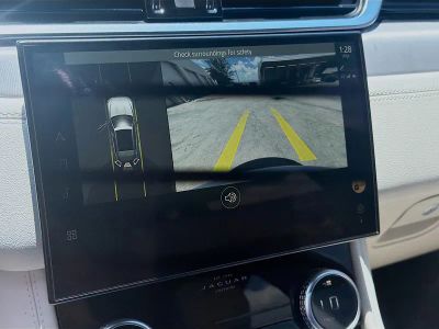 2022 Jaguar F-PACE — photo 11 view