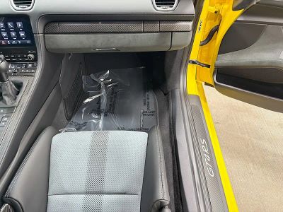 2025 Porsche 718 Cayman — photo 17 view