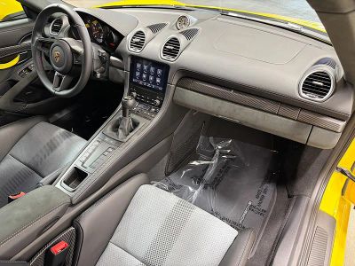 2025 Porsche 718 Cayman — photo 14 view