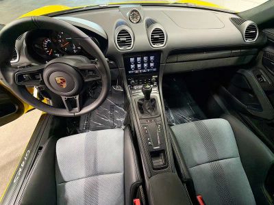 2025 Porsche 718 Cayman — photo 15 view