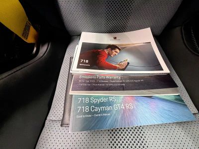 2025 Porsche 718 Cayman — photo 40 view