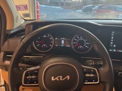 2022 Kia Carnival EX - Photo 21