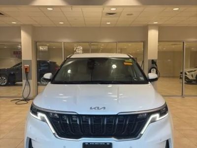 2022 Kia Carnival EX - Photo 11