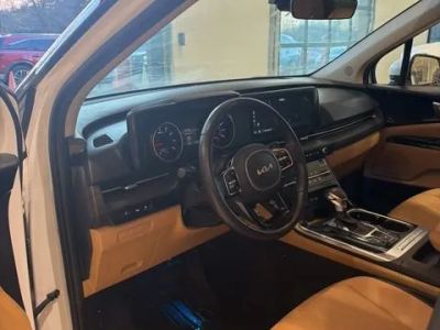 2022 Kia Carnival EX - Photo 12