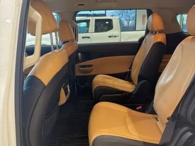 2022 Kia Carnival EX - Photo 16