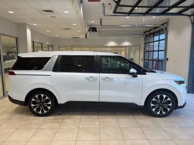 2022 Kia Carnival EX - Photo 9