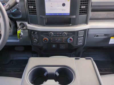 2026 Ford F-350SD — photo 19 view