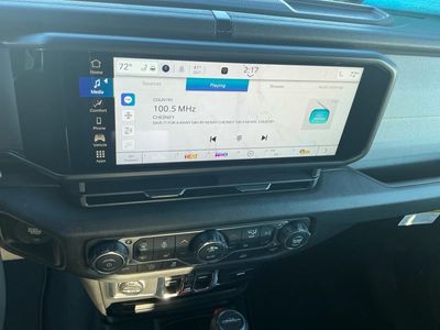2026 Jeep Gladiator — photo 12 view