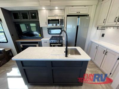 2025 Coachmen RV Brookstone - Photo 13