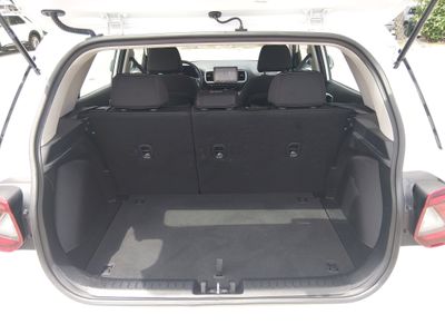 2025 Hyundai Venue - Photo 11