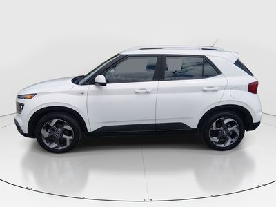 2025 Hyundai Venue - Photo 4