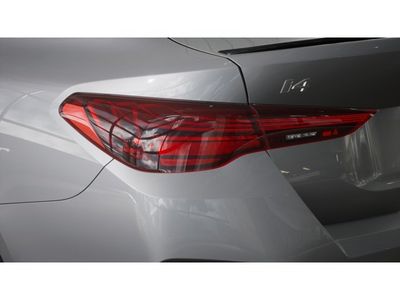 2026 BMW i4 - Photo 8