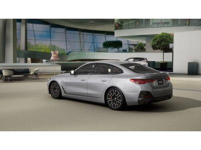 2026 BMW i4 - Photo 2