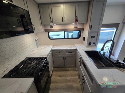 2026 Jayco Seismic - Photo 19