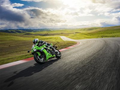 2026 Kawasaki Ninja ZX-6R - Photo 7