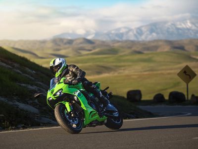 2026 Kawasaki Ninja ZX-6R - Photo 8