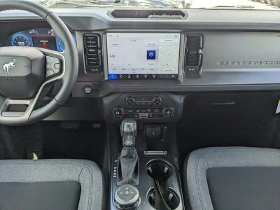 2026 Ford Bronco — photo 13 view