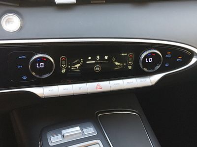 2025 Genesis GV70 - Photo 18