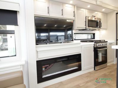 2026 Grand Design Solitude - Photo 24
