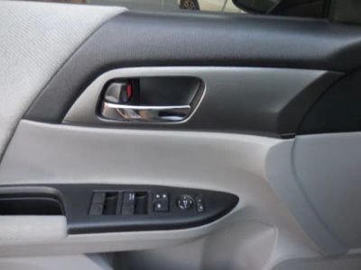 2013 Honda Accord — photo 21 view