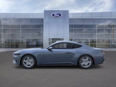 2026 Ford Mustang - Photo 3