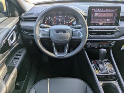 2026 Jeep Compass — photo 14 view