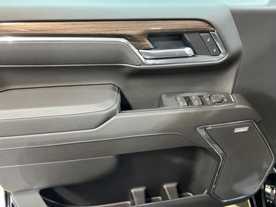 2026 Chevrolet Silverado 1500 — photo 12 view