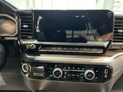 2026 Chevrolet Silverado 1500 — photo 13 view