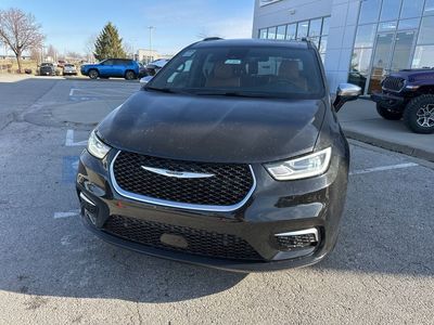 2026 Chrysler Pacifica — photo 8 view