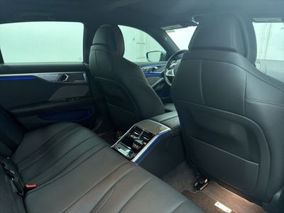 2022 BMW 8 Series - Photo 25