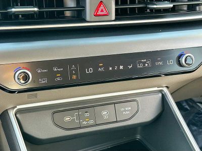 2026 Kia Carnival — photo 16 view