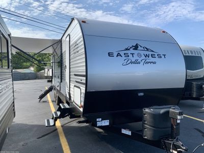 2023 East to West Della Terra - Photo 1