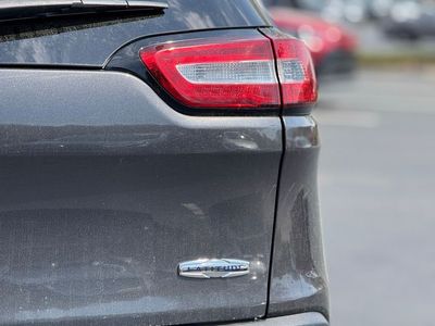 2018 Jeep Cherokee Latitude Plus — photo 14 view