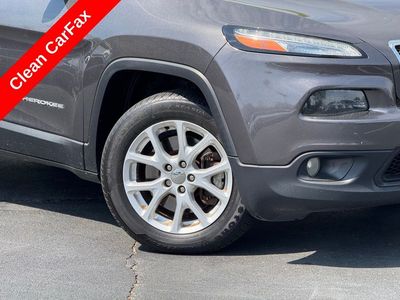 2018 Jeep Cherokee Latitude Plus — detail view
