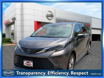 2022 Toyota Sienna — interior view