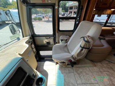 2014 Tiffin Motorhomes Allegro Breeze — photo 24 view