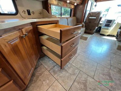 2014 Tiffin Motorhomes Allegro Breeze — photo 50 view