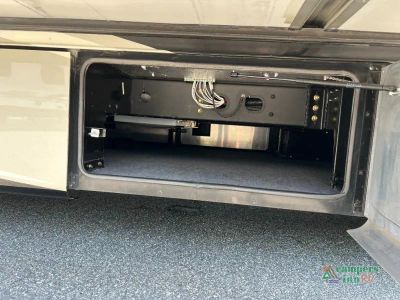 2014 Tiffin Motorhomes Allegro Breeze — photo 12 view