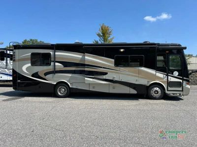 2014 Tiffin Motorhomes Allegro Breeze — side profile view