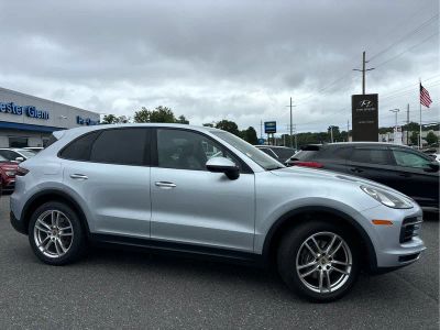 2019 Porsche Cayenne — rear three-quarter view