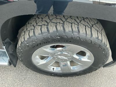 2018 Chevrolet Suburban — photo 22 view