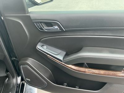 2018 Chevrolet Suburban — photo 21 view
