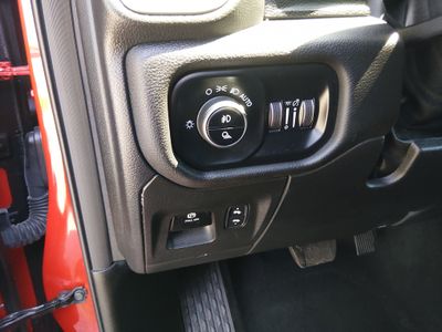 2025 Ram 1500 — photo 13 view