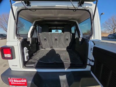 2019 Jeep Wrangler Unlimited — photo 17 view