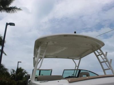 2013 Boston Whaler 270 Vantage — photo 9 view